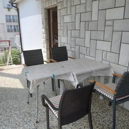 In With Seaview, Balcony, Air Condition, Wifi *