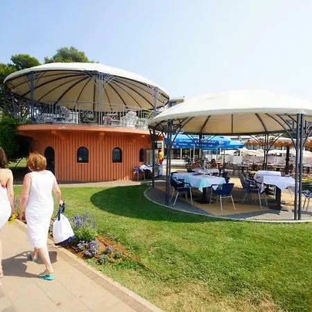 In With Seaview, Balcony, Air Condition, Wifi Lejlighed